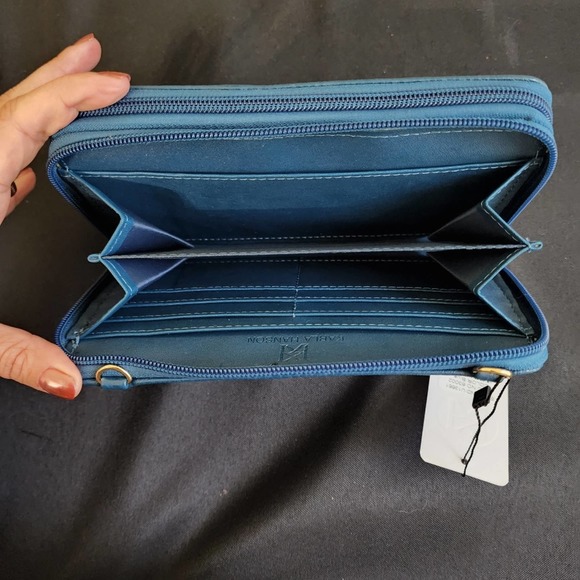 Karla Hanson RFID-Blocking Ellen Woven Phone Wallet in Blue - NWT - Picture 7 of 10